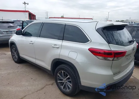 2019 Toyota Highlander Xle z USA, uszkodzony, nr VIN 5TDKZRFH1KS329273